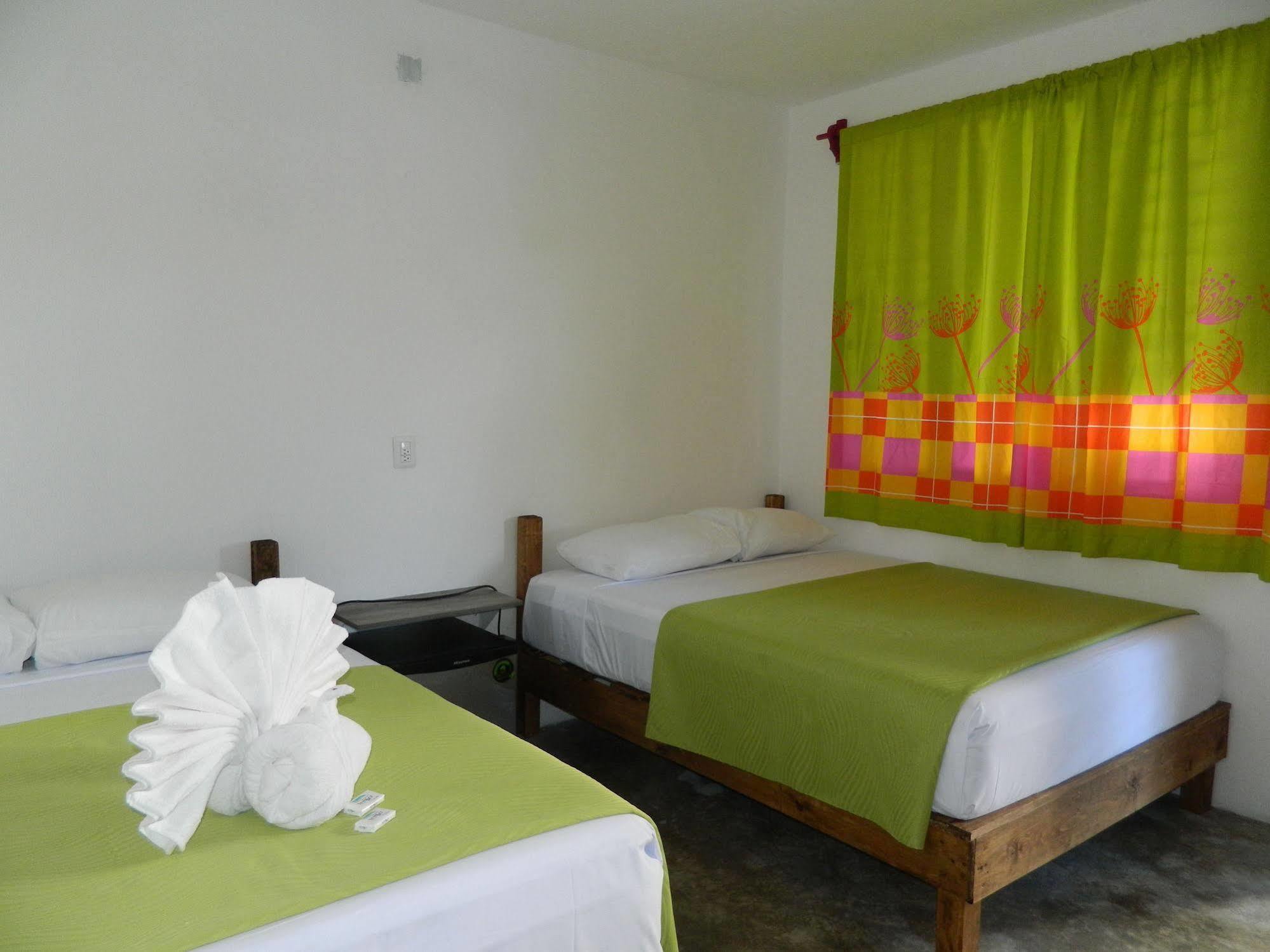 Emotion Avenida Tulum Hotel & Hostal Buitenkant foto