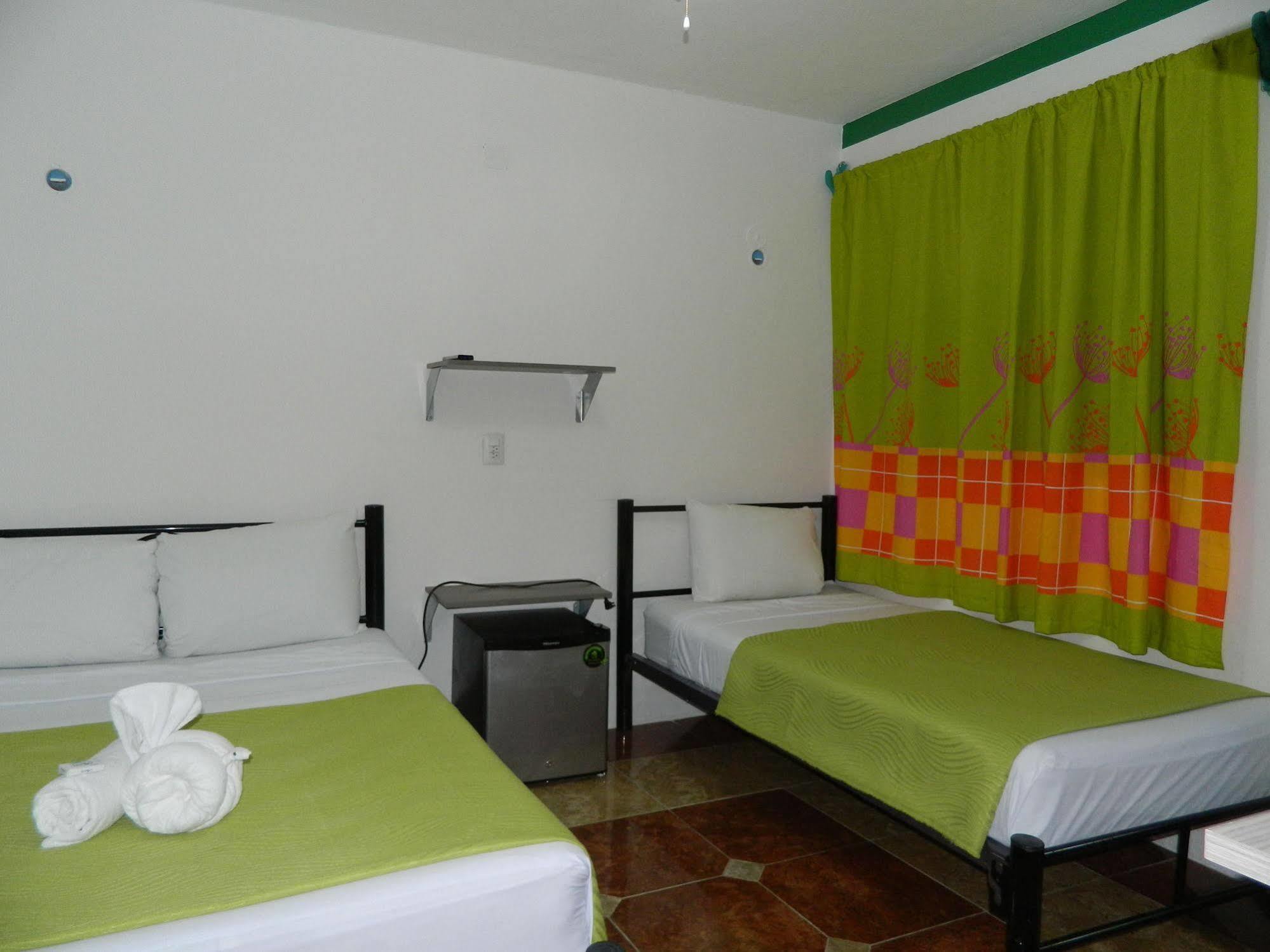 Emotion Avenida Tulum Hotel & Hostal Buitenkant foto