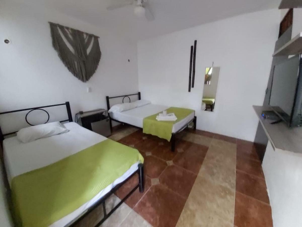 Emotion Avenida Tulum Hotel & Hostal Buitenkant foto